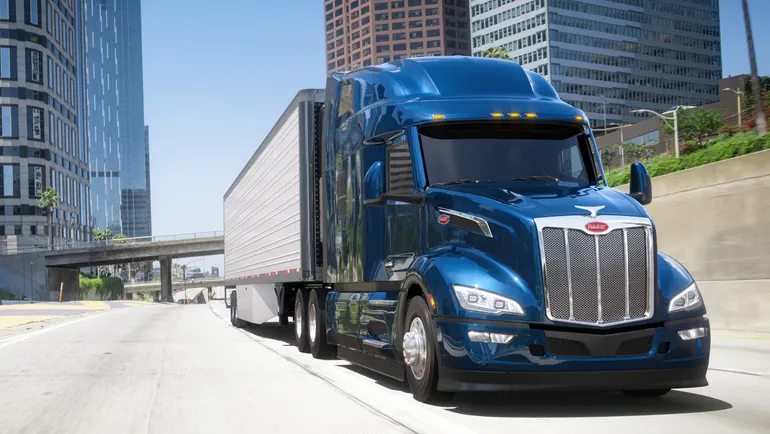 Paccar召回近6000辆Peterbilt与Kenworth车型，涉潜在油污污染风险